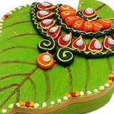 गैलरी व्यूवर में इमेज लोड करें, JaipurCrafts Beautiful Kundan Green Leaf Roli Tikka Chopra Showpiece - 10.16 cm (Paper Mache, Multicolor)